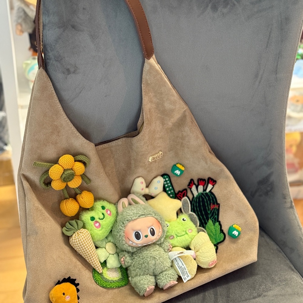 CUTE & STYLISH LABUBU MACARON VINYL SHOULDER BAG